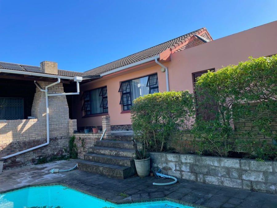 3 Bedroom Property for Sale in Cambridge West Eastern Cape